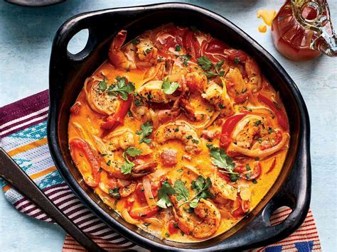  Moqueca de Peixe: A Flavorful Symphony of Coconut Milk and Spicy Peppers That Will Transport Your Taste Buds to the Shores of Zaranhus